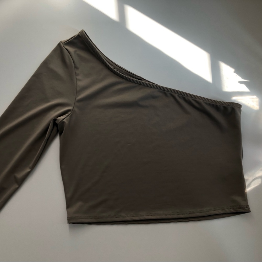 One-Shoulder CropTop
